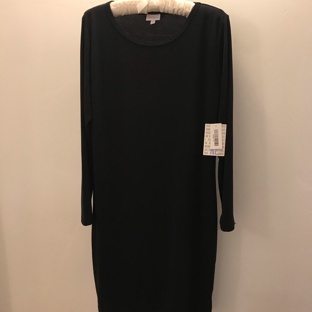 NWT LulaRoe Debbie. Solid black. Soft!! XL